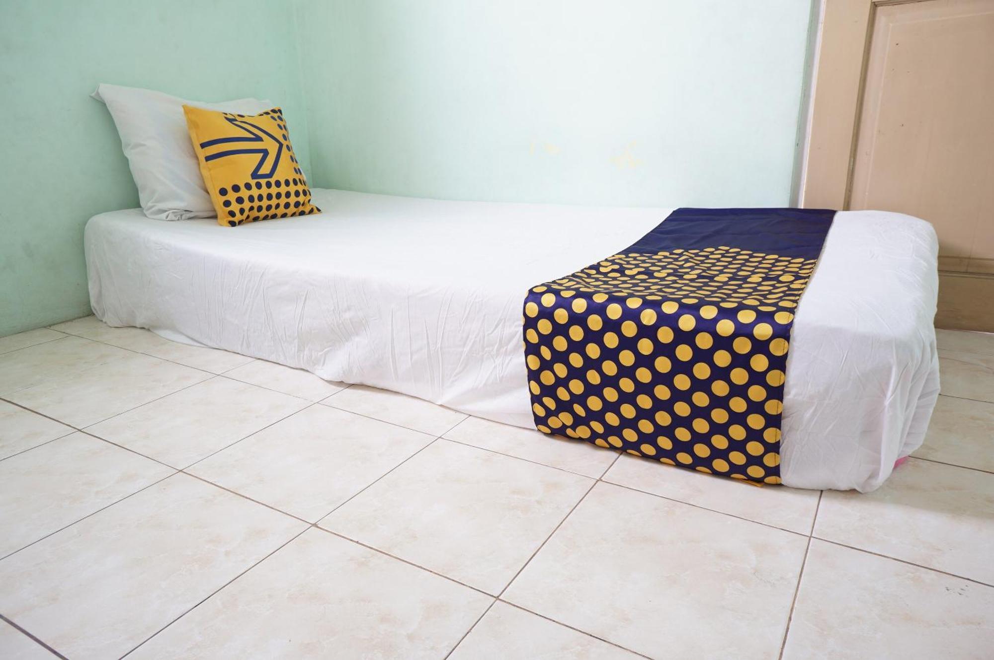 Spot On 93611 Kost Pak Suyatno Syariah 2 Hotel Ponorogo Ngoại thất bức ảnh